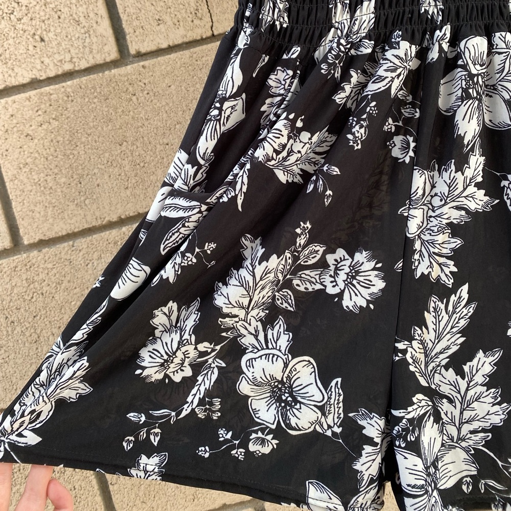 Floral Romper🌸 - Picture 7 of 7
